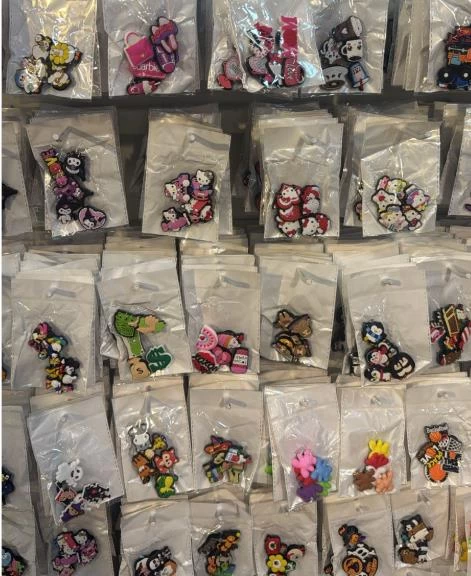 pines-para-crocs-x-5